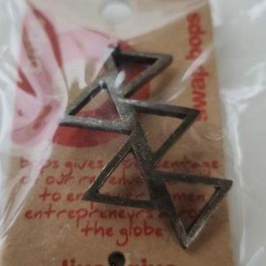 Boutique Swap Bops Adornment Charm Five Triangles Any Necklace or Bracelet